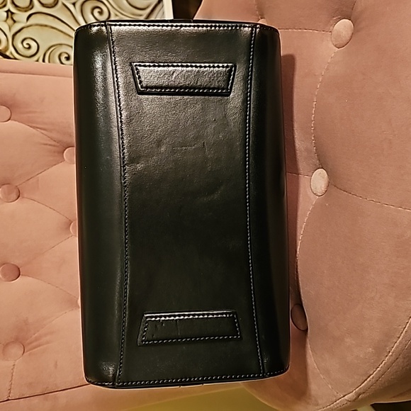 Authentic Givenchy Antigona Small in Smooth Black - Picture 4 of 16